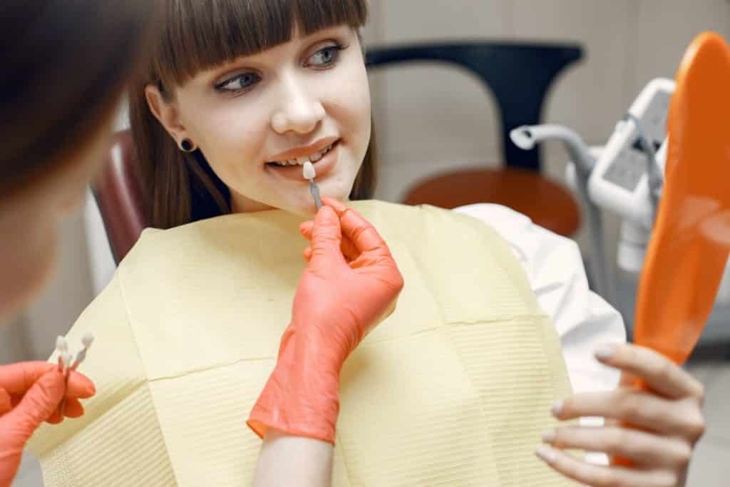 Implant dentar